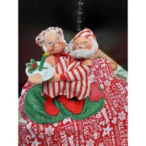 Anna Lee Mr & Mrs Claus Christmas Figurines from 1990